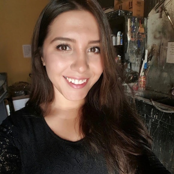 Meet your Posher, Donna - Picture 1 of 8